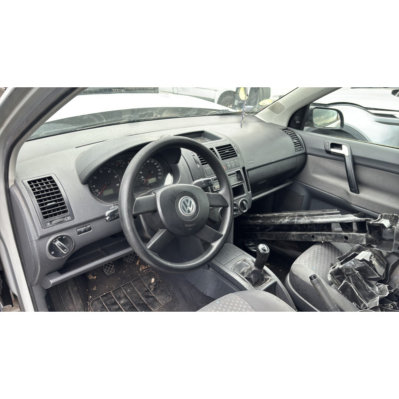 Feu arriere principal droit (feux) VOLKSWAGEN POLO 4 Photo n°18