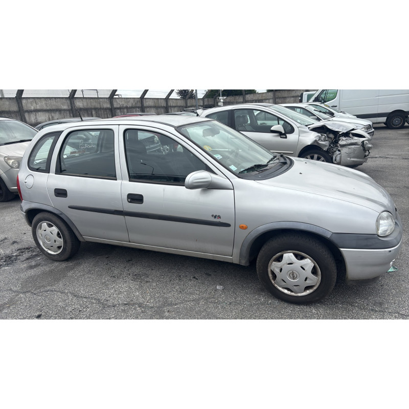Malle/Hayon arriere OPEL CORSA B Photo n°12