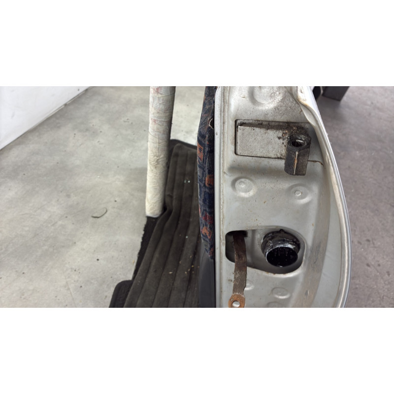 Porte avant gauche OPEL CORSA B Photo n°4