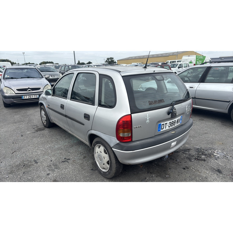Porte avant gauche OPEL CORSA B Photo n°10