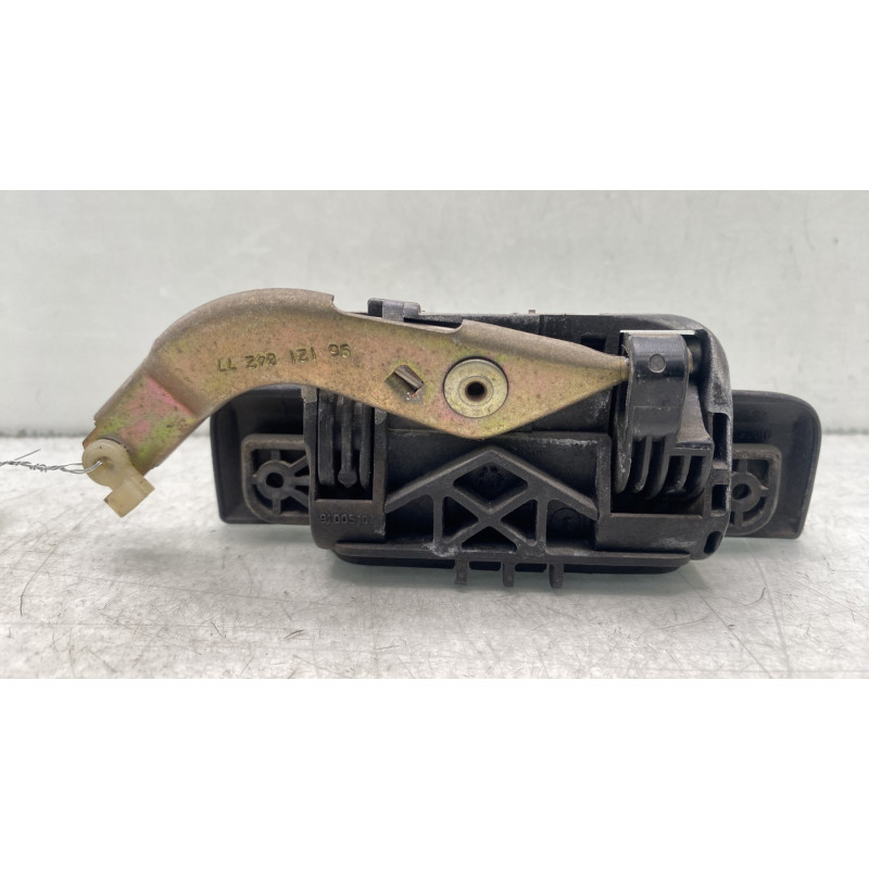 Poignee porte avant gauche PEUGEOT 106 Photo n°4