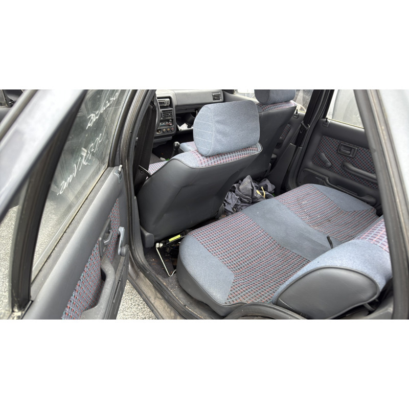 Poignee porte avant gauche PEUGEOT 106 Photo n°17