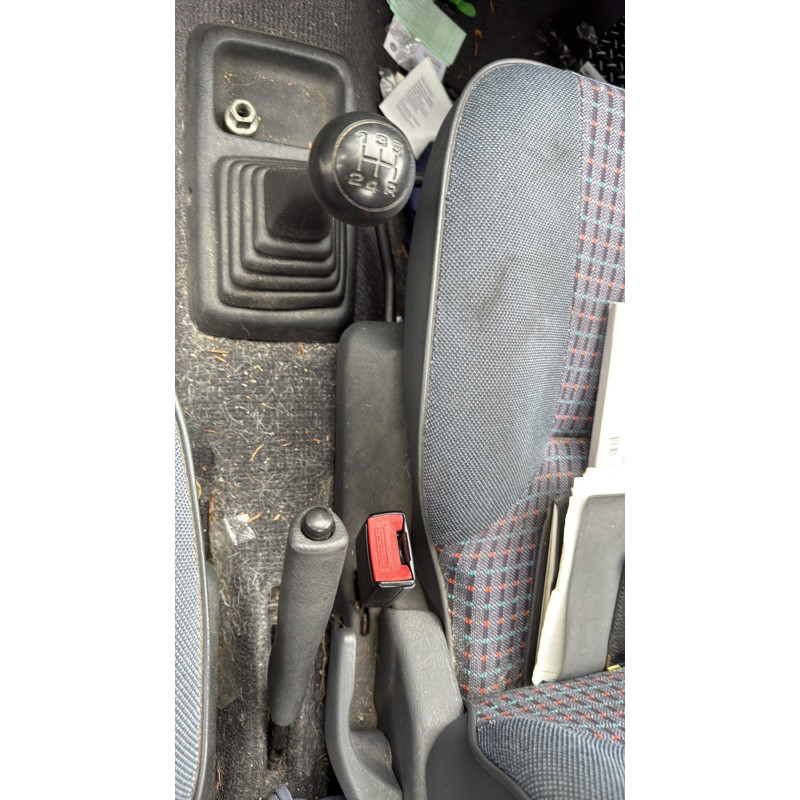 Poignee porte avant gauche PEUGEOT 106 Photo n°19