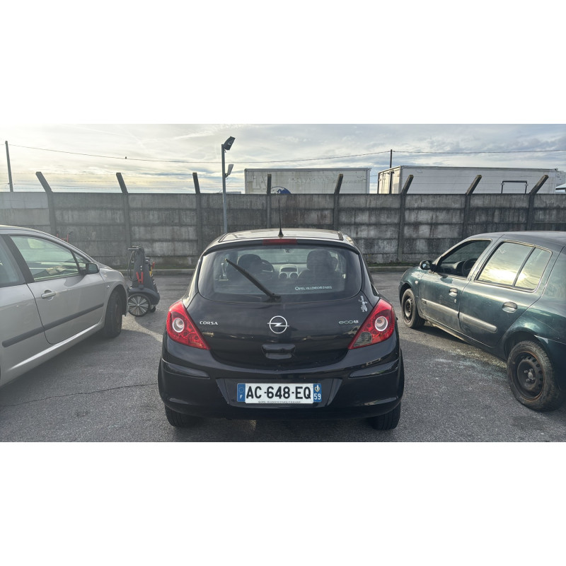 Plage arriere OPEL CORSA D Photo n°10