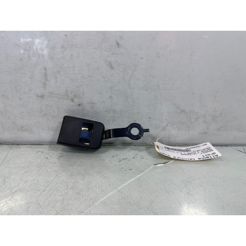 Attache ceinture avant droit RENAULT MASTER 3 Photo n°2