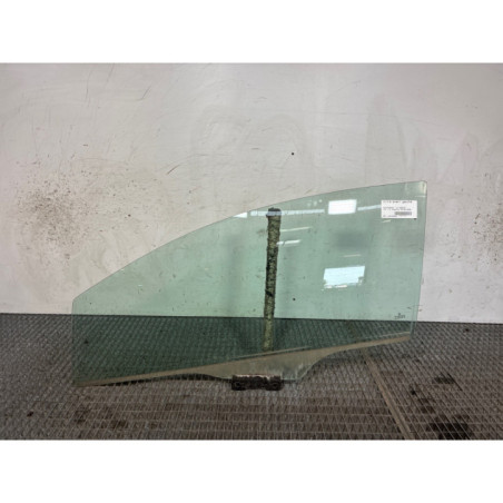 Vitre avant gauche VOLKSWAGEN FOX Photo n°1