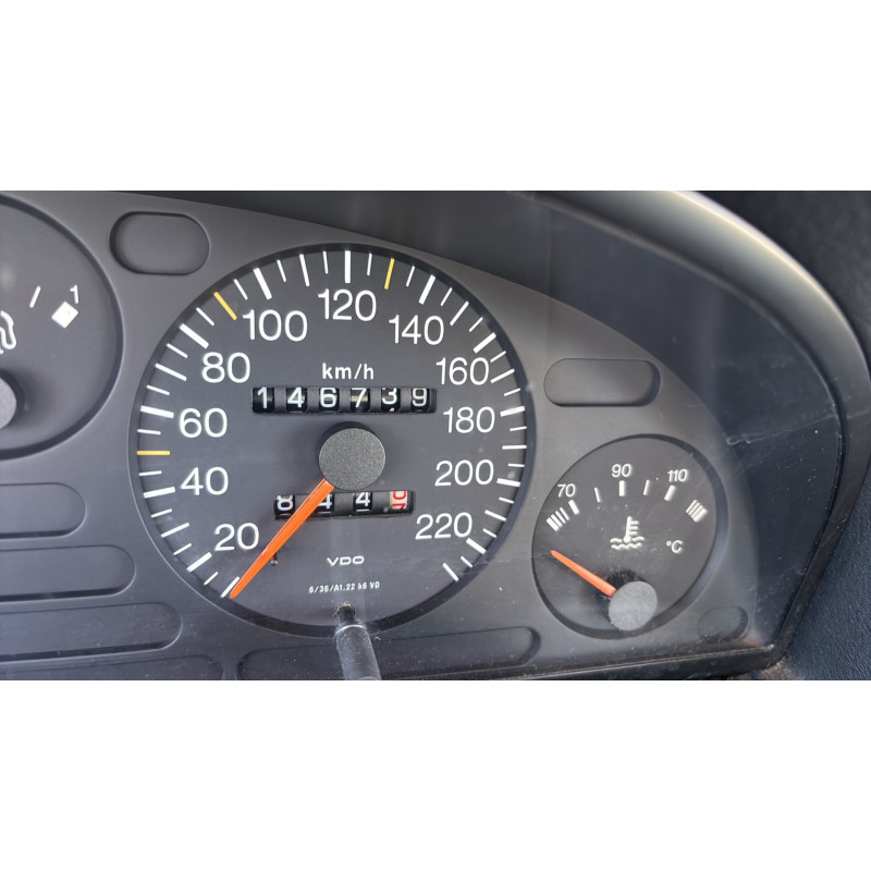 Vitre arriere droit PEUGEOT 405 Photo n°20