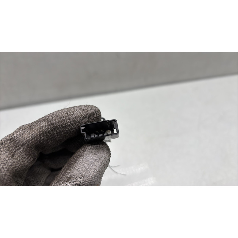 Attache ceinture avant gauche OPEL ASTRA J Photo n°3