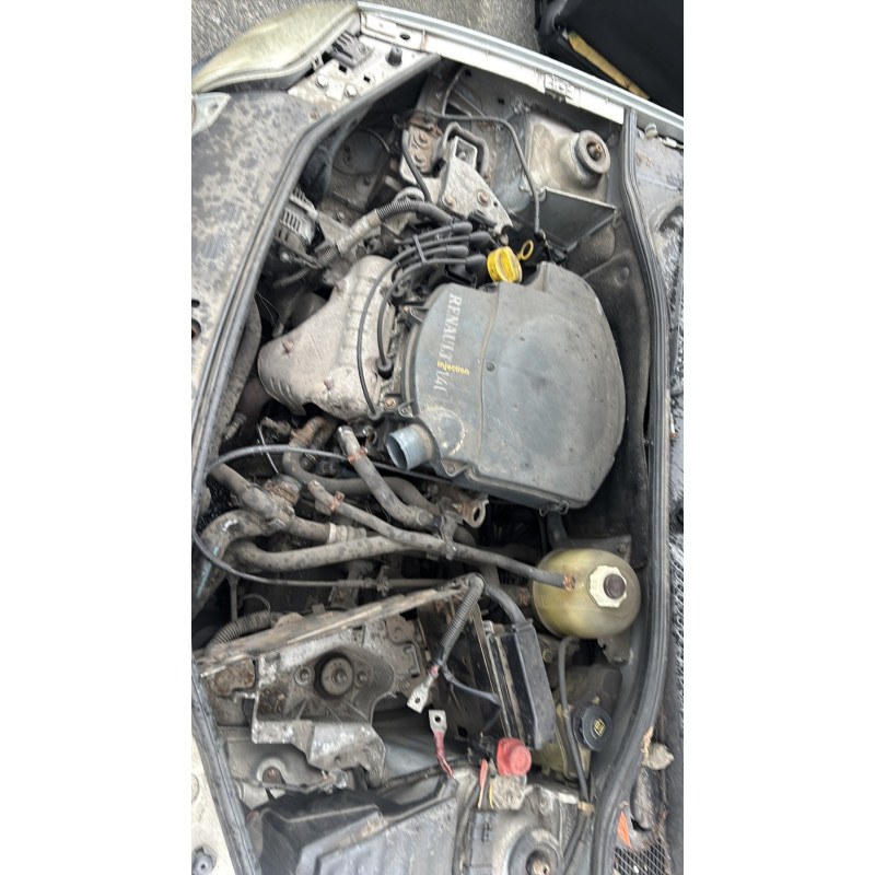 Vitre avant gauche RENAULT CLIO 2 Photo n°19