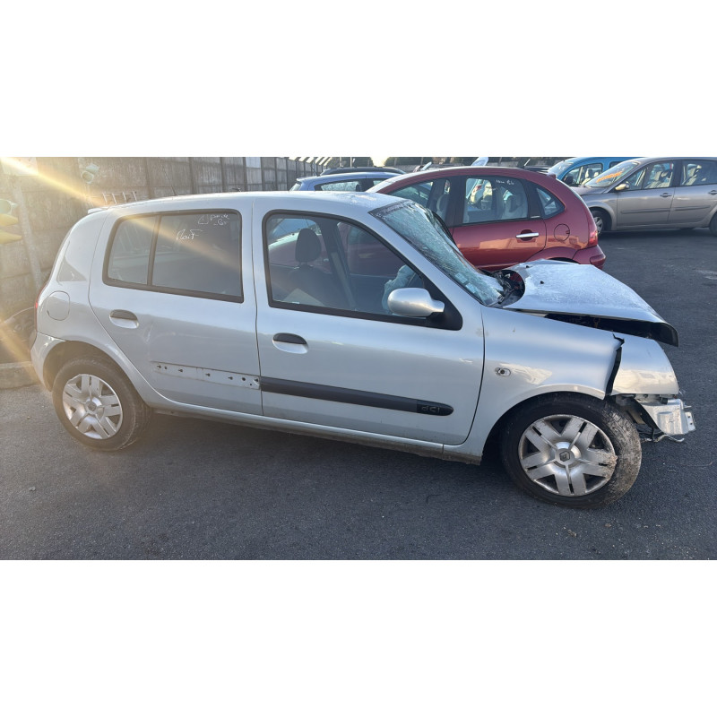 Feu arriere principal gauche (feux) RENAULT CLIO 2 Photo n°15