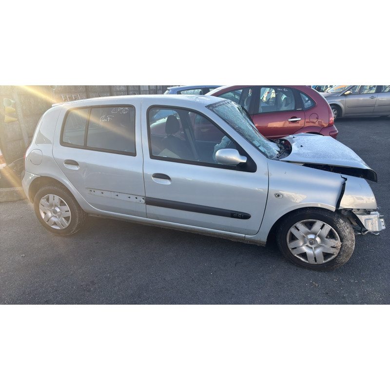 Pare choc arriere RENAULT CLIO 2 Photo n°15
