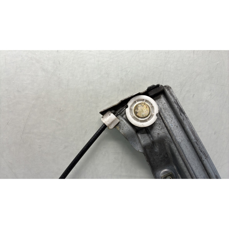 Leve vitre electrique avant gauche RENAULT CLIO 3 Photo n°3