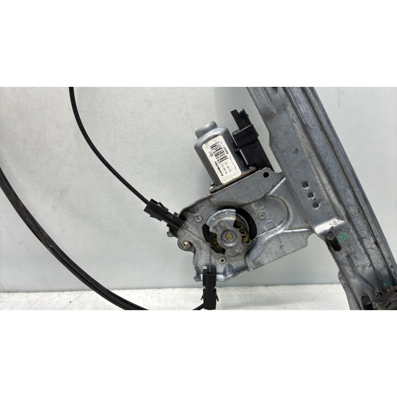Leve vitre electrique avant gauche RENAULT CLIO 3 Photo n°6