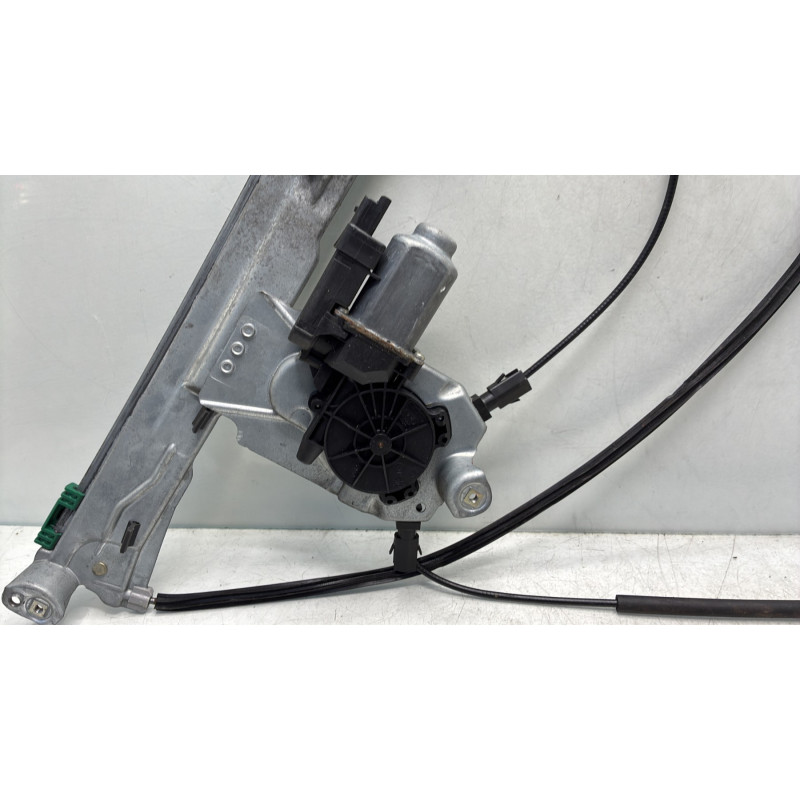 Leve vitre electrique avant gauche RENAULT CLIO 3 Photo n°14
