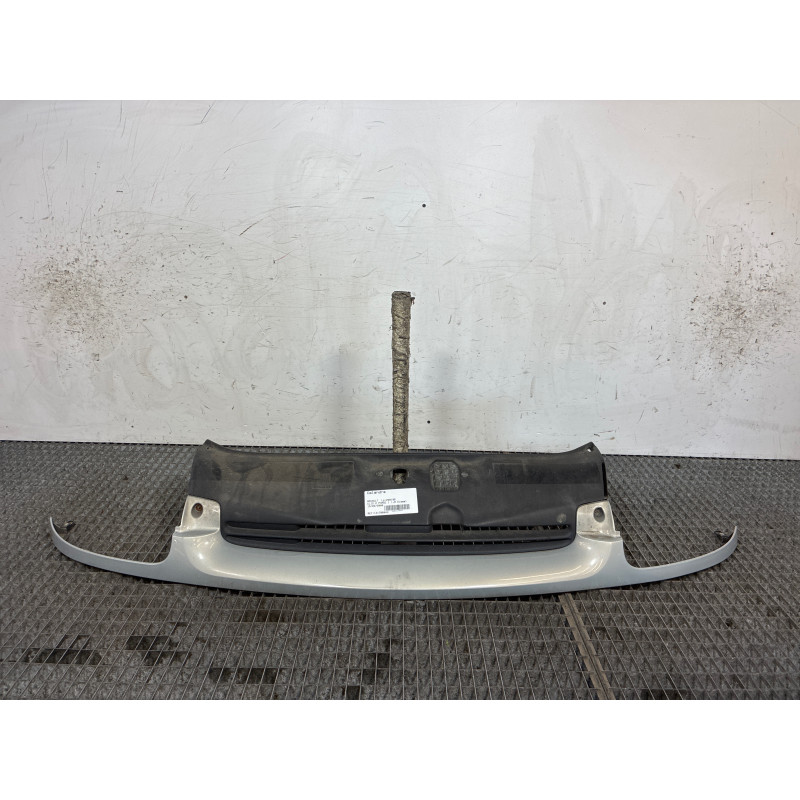 Calandre RENAULT CLIO 2 Photo n°1