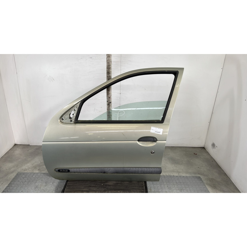 Porte avant gauche RENAULT MEGANE 1 Photo n°1