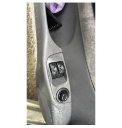 Porte avant gauche RENAULT MEGANE 1