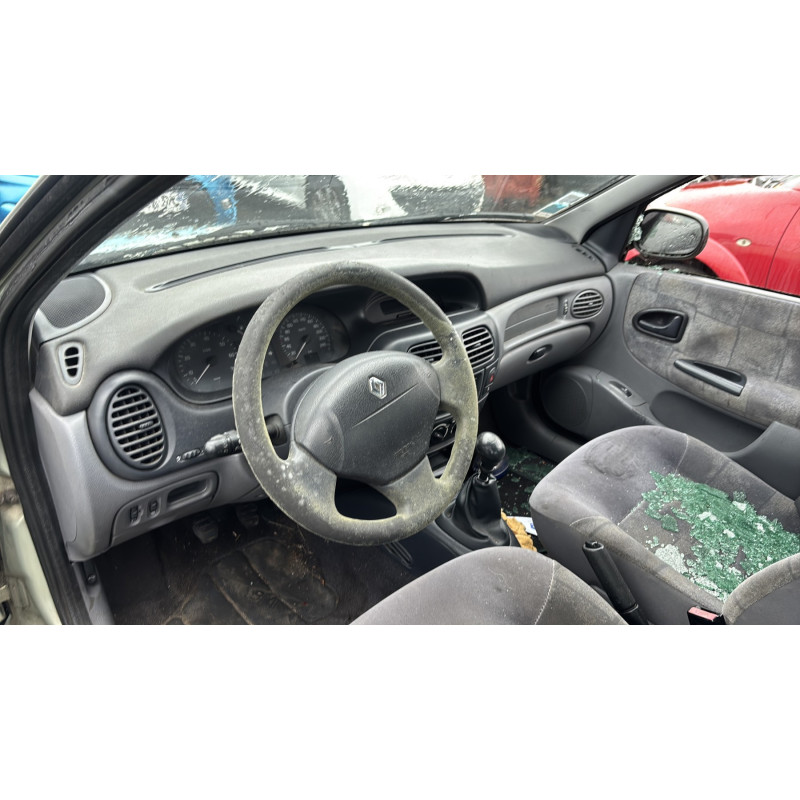 Porte avant gauche RENAULT MEGANE 1 Photo n°19