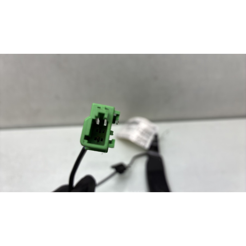 Attache ceinture avant gauche VOLKSWAGEN POLO 5 Photo n°4