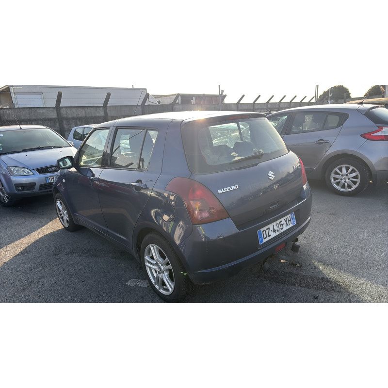 Vitre arriere gauche SUZUKI SWIFT 3 Photo n°8