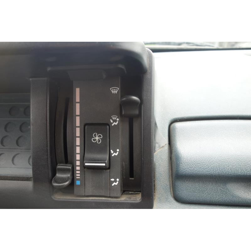 Bouton de warning RENAULT EXPRESS Photo n°11