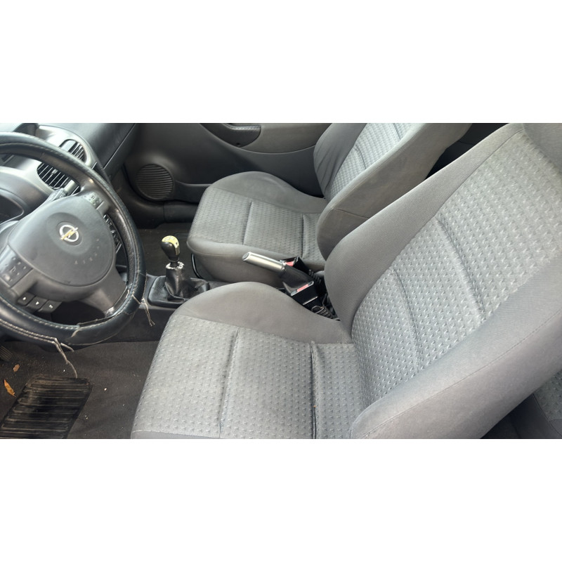 Porte avant gauche OPEL CORSA C Photo n°16