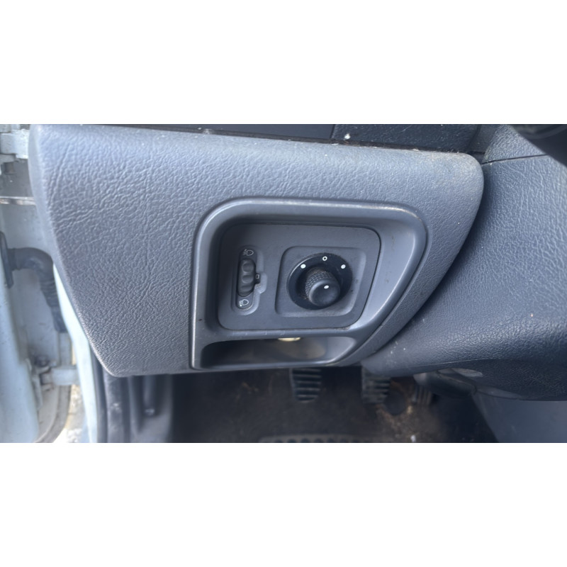 Calandre RENAULT CLIO 2 Photo n°20