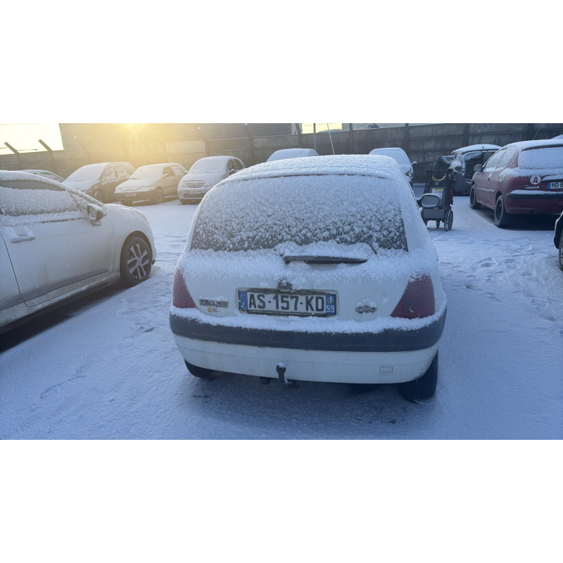 Capot RENAULT CLIO 2 Photo n°9