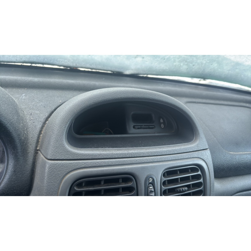 Capot RENAULT CLIO 2 Photo n°20