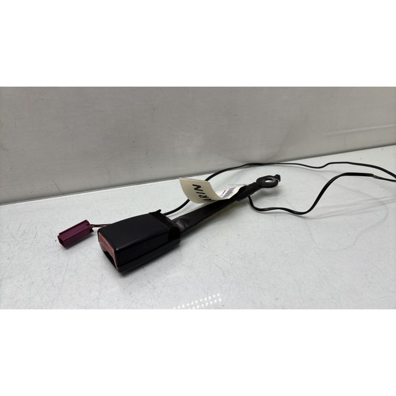 Attache ceinture avant droit FORD FIESTA 6 Photo n°1
