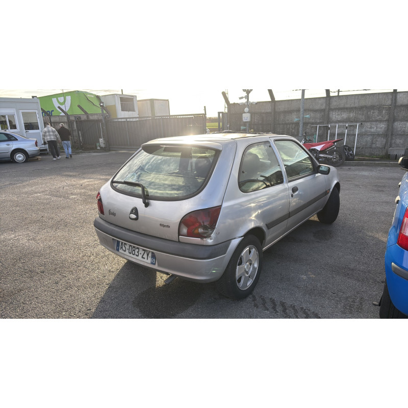 Capot FORD FIESTA 4 Photo n°9