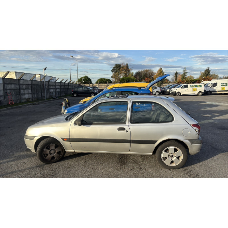 Capot FORD FIESTA 4 Photo n°13