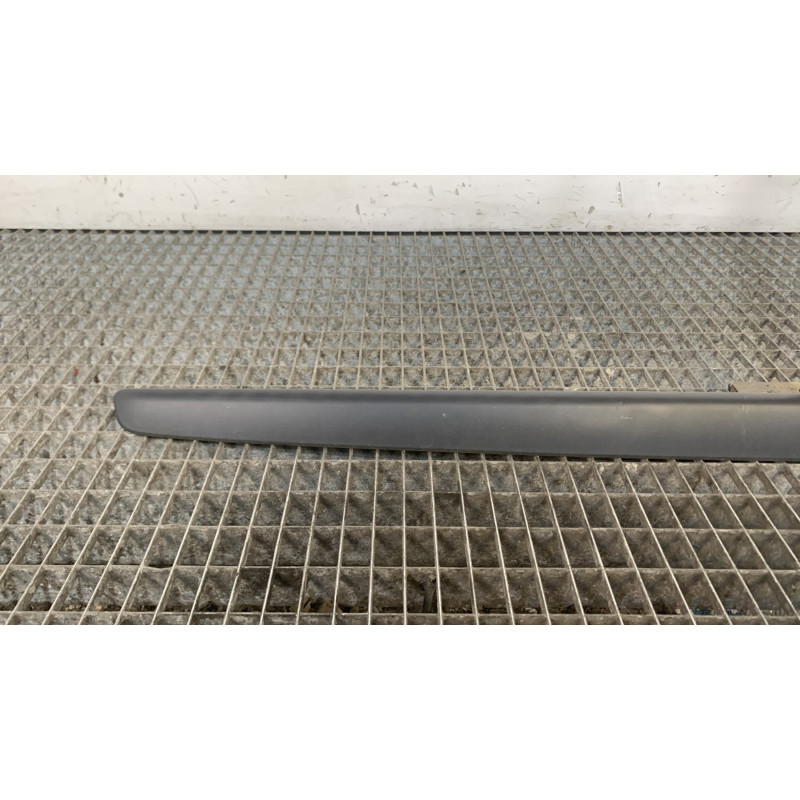 Baguette de porte avant gauche RENAULT TWINGO 2 Photo n°2