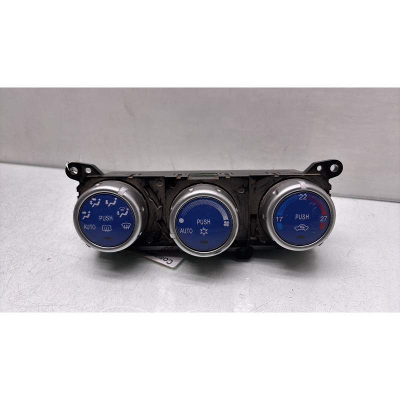 Commande chauffage MITSUBISHI L 200 3 Photo n°1