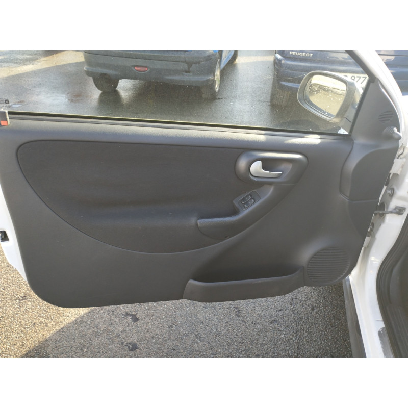 Porte avant gauche OPEL CORSA C Photo n°16
