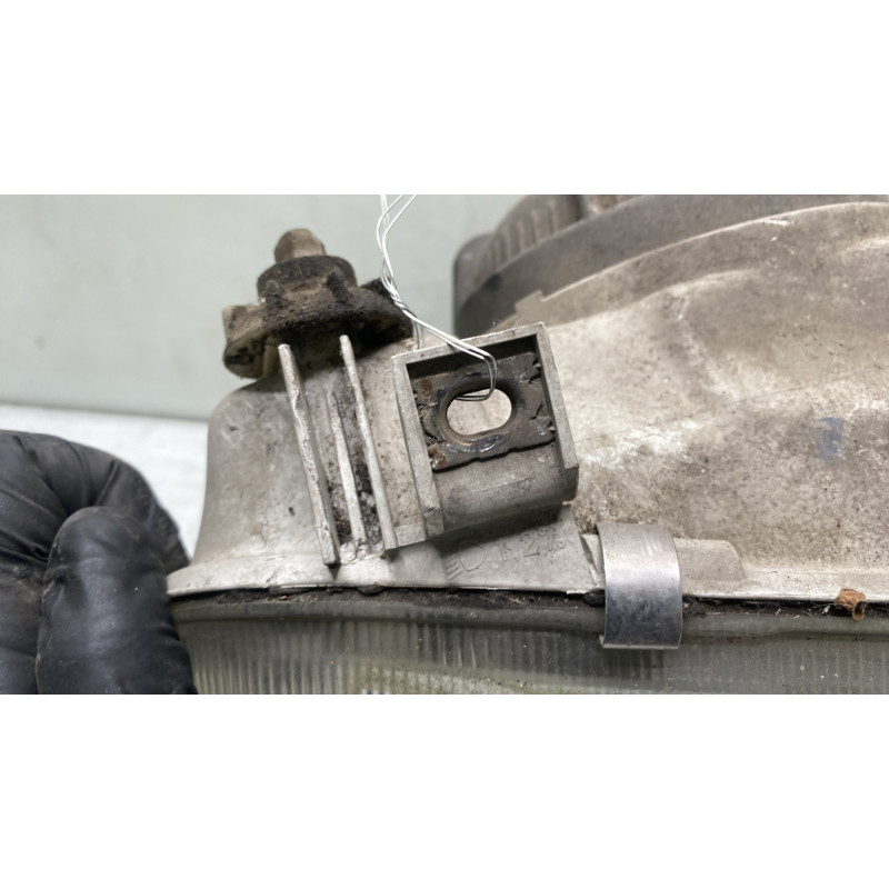 Optique avant principal droit (feux)(phare) VOLKSWAGEN VENTO Photo n°5