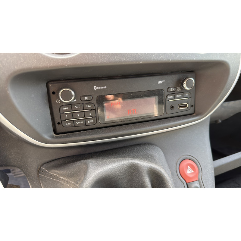 Pare boue arriere droit RENAULT KANGOO 2 Photo n°20