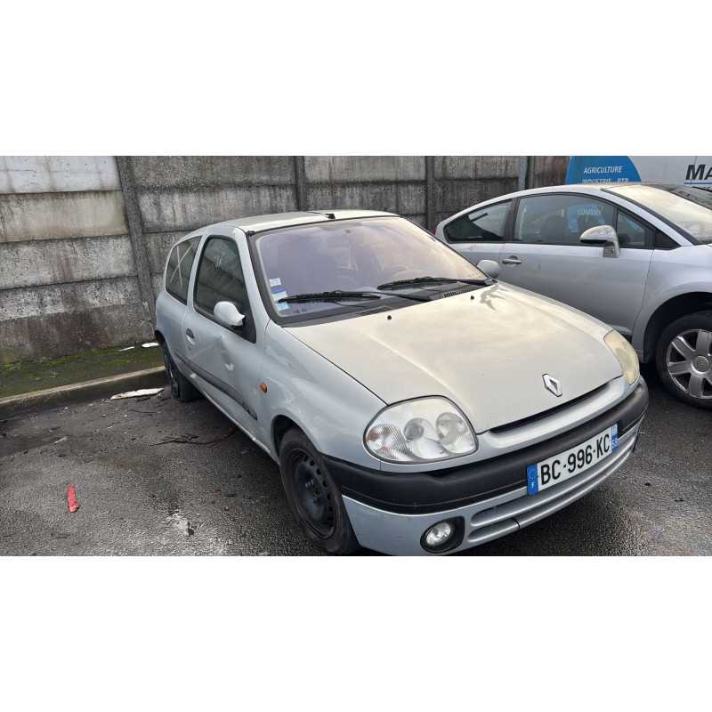 Calandre RENAULT CLIO 2 Photo n°7