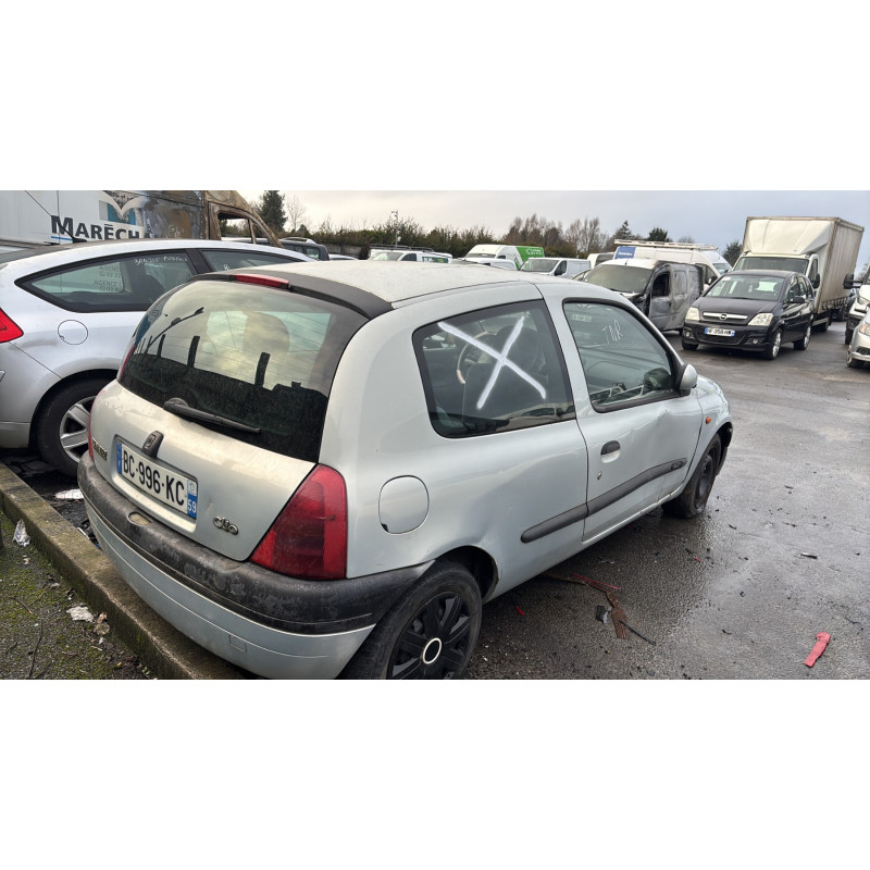 Calandre RENAULT CLIO 2 Photo n°9