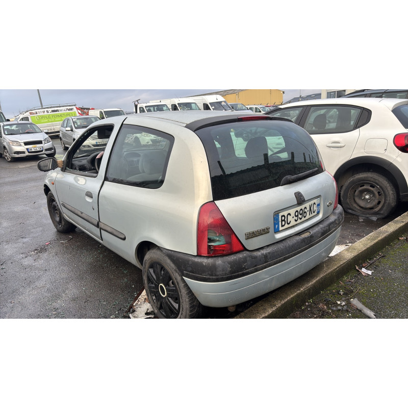 Calandre RENAULT CLIO 2 Photo n°11