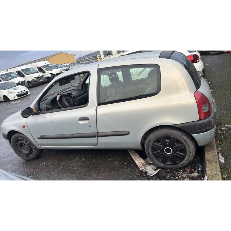 Calandre RENAULT CLIO 2 Photo n°12