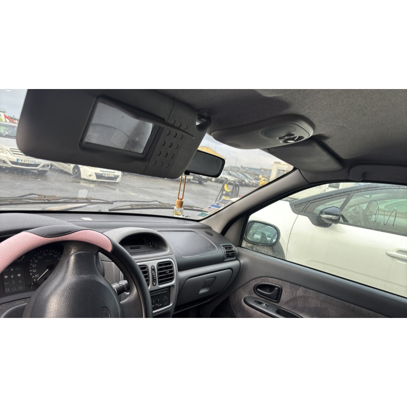 Calandre RENAULT CLIO 2 Photo n°18