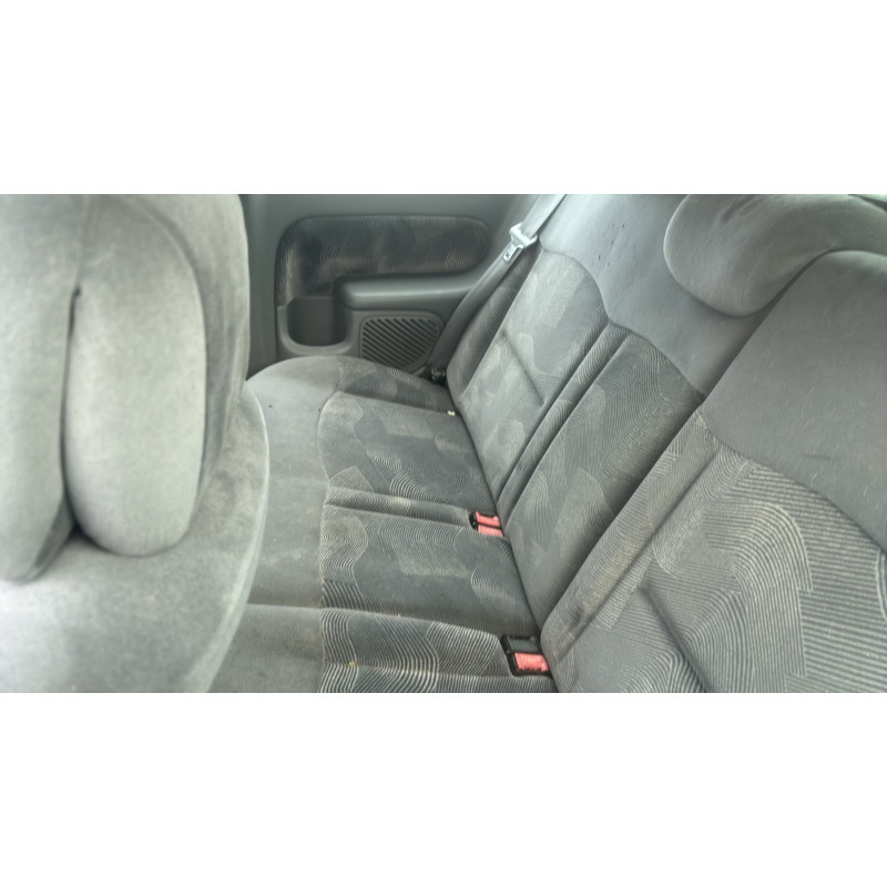 Calandre RENAULT CLIO 2 Photo n°19