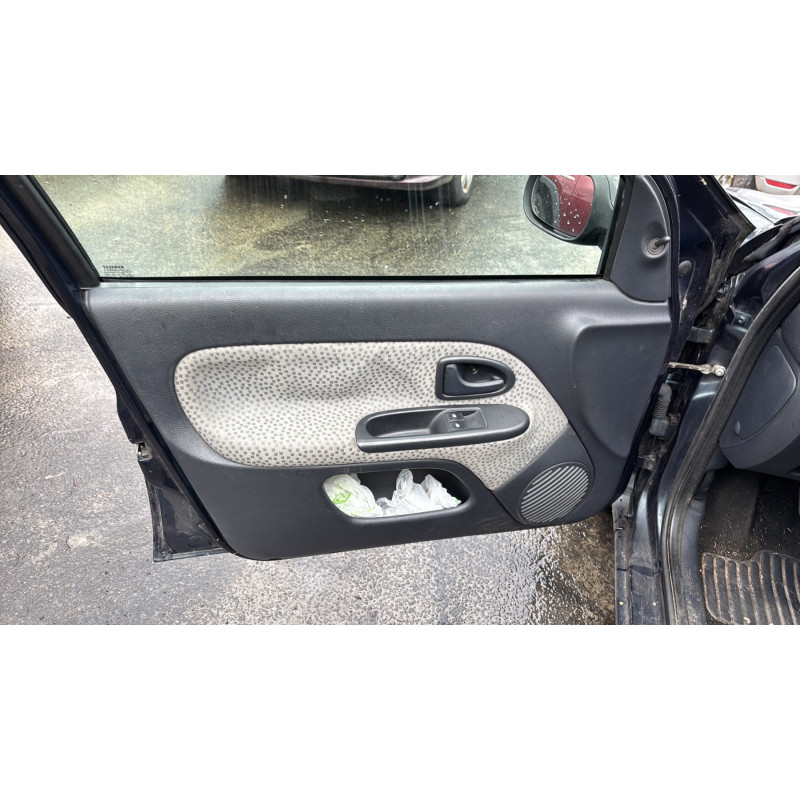 Feu arriere principal gauche (feux) RENAULT CLIO 2 Photo n°14