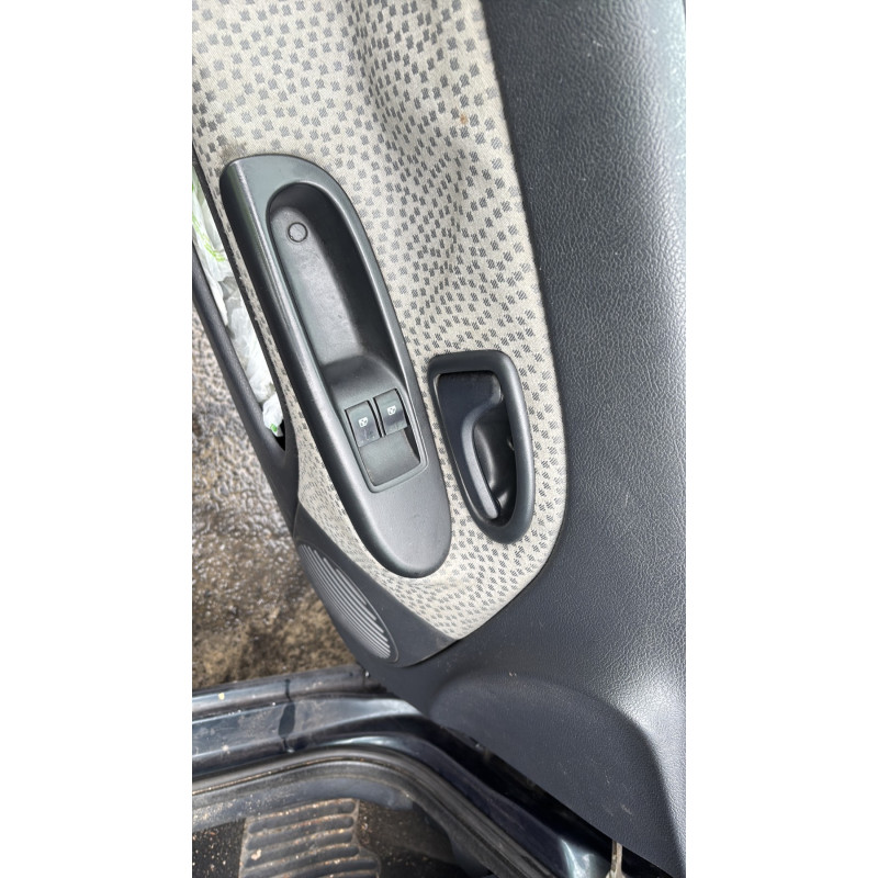 Pare choc arriere RENAULT CLIO 2 Photo n°16