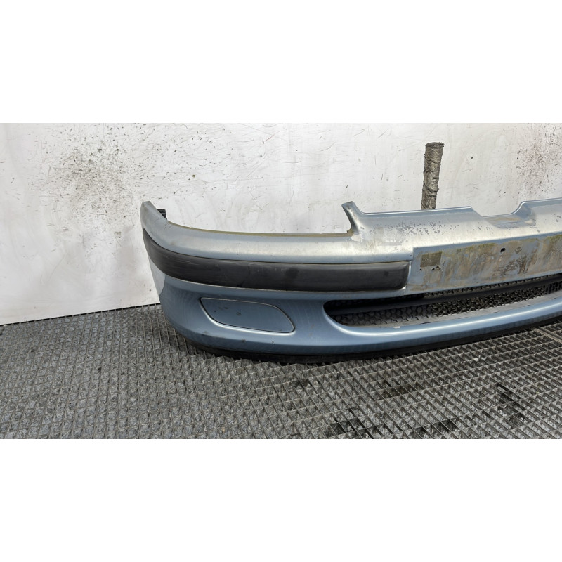 Pare choc avant PEUGEOT 106 Photo n°2