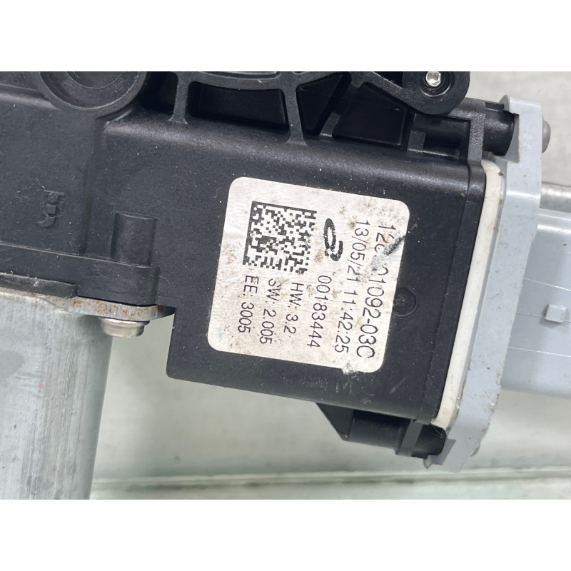 Leve vitre electrique avant gauche RENAULT CAPTUR 1 Photo n°4