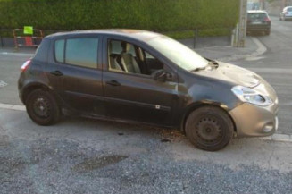 Calculateur moteur RENAULT CLIO 3