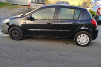 Calculateur moteur RENAULT CLIO 3