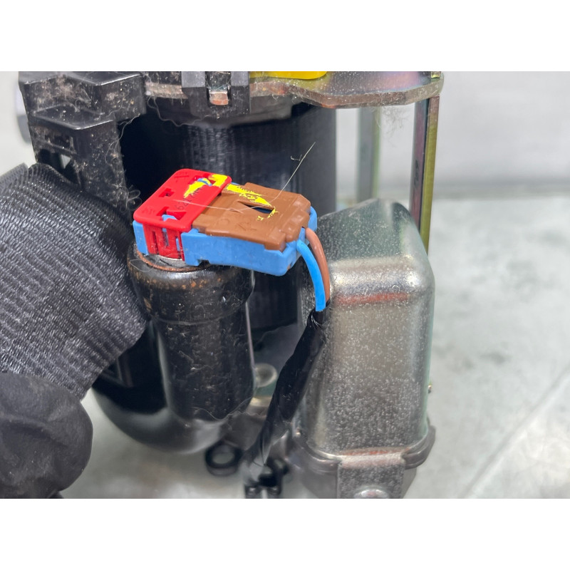 Pretensionneur de ceinture avant gauche RENAULT CAPTUR 1 Photo n°5